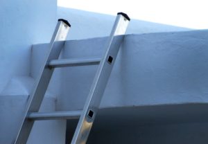 Cómo utilizar una escalera de aluminio